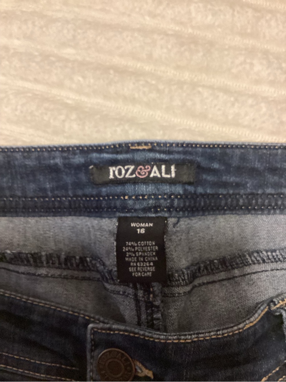 Roz & Ali Dark Indigo Cropped Straight Jeans, size 16, EUC - Picture 6 of 6